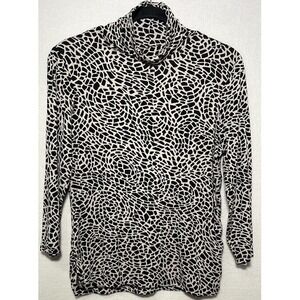 Chico's Sweater Women Size 1 Animal Print Knit Turtleneck  Long Sleeve Stretch